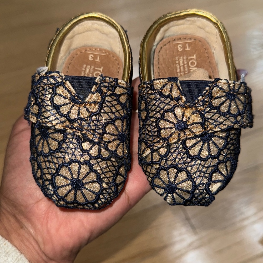 Toms Size 3t Like New
